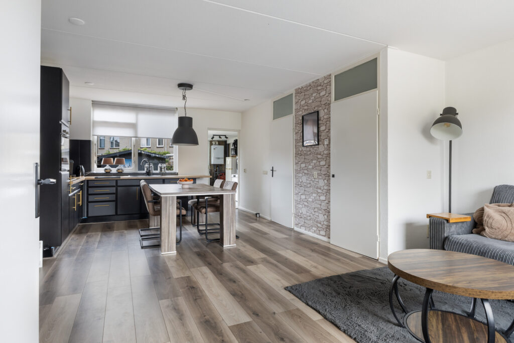 Tussenwoning te koop: Walstro 10, Sneek