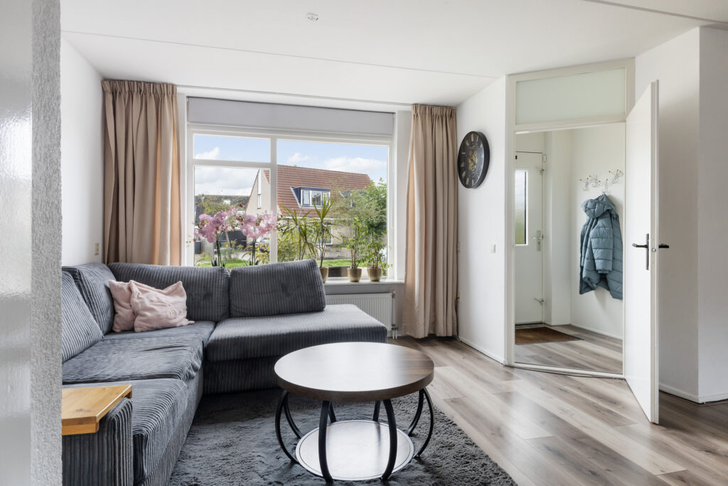 Tussenwoning te koop: Walstro 10, Sneek