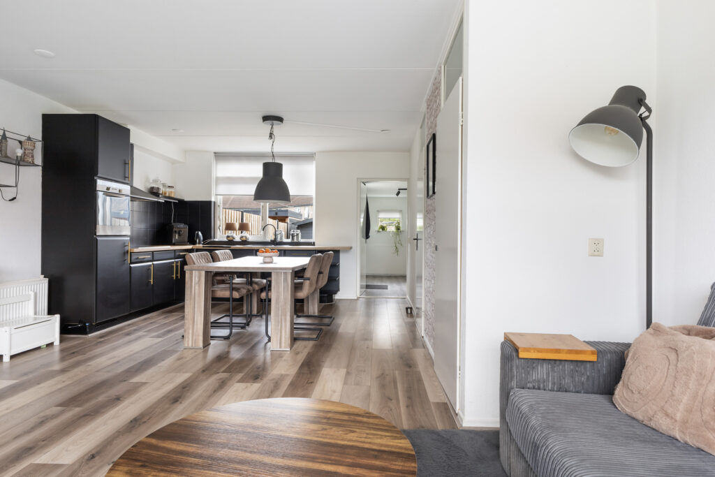 Tussenwoning te koop: Walstro 10, Sneek