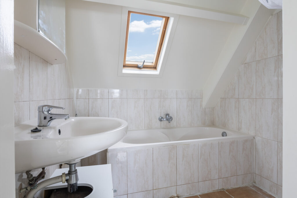 Tussenwoning te koop: Walstro 10, Sneek
