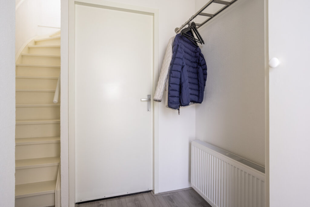 Tussenwoning te koop: Zilverschoon 17, Sneek