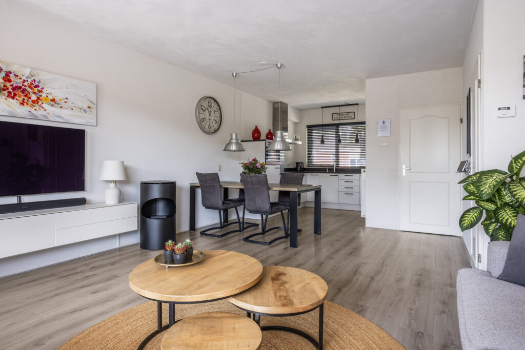Tussenwoning te koop: Zilverschoon 17, Sneek