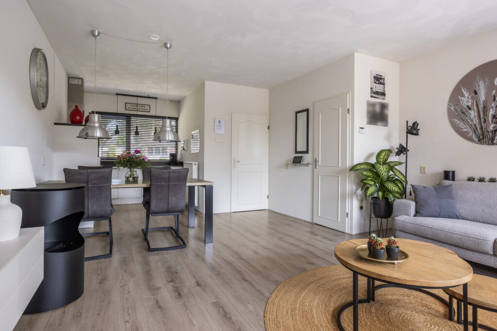 Tussenwoning te koop: Zilverschoon 17, Sneek