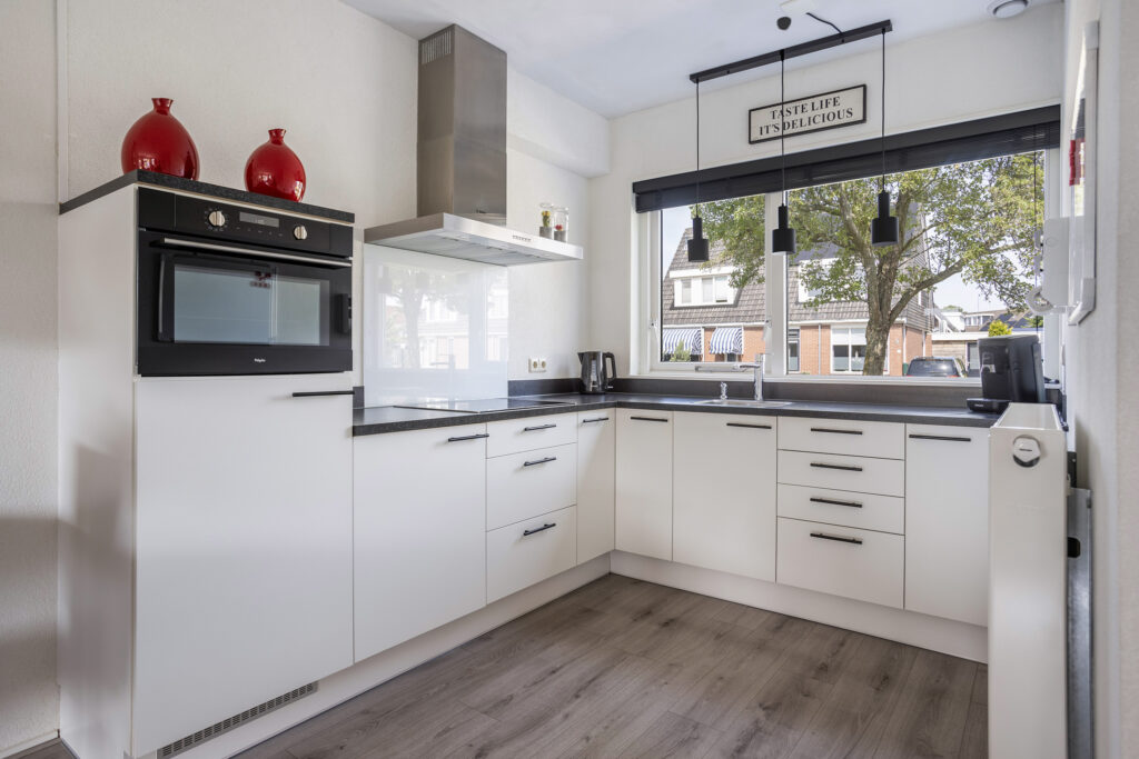 Tussenwoning te koop: Zilverschoon 17, Sneek