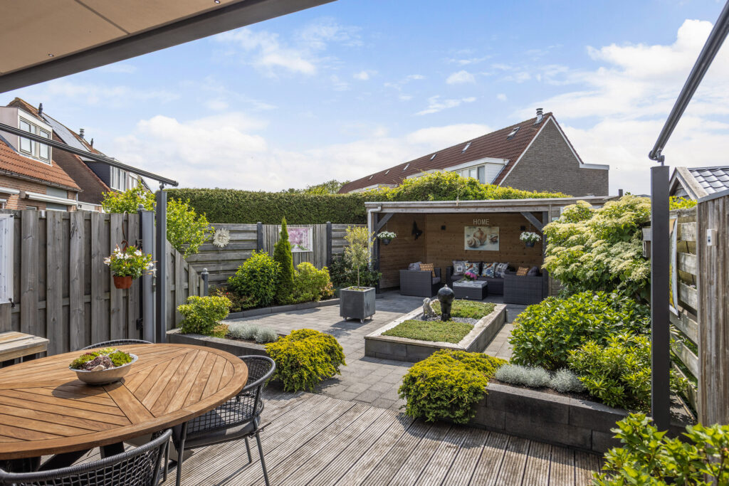 Tussenwoning te koop: Zilverschoon 17, Sneek