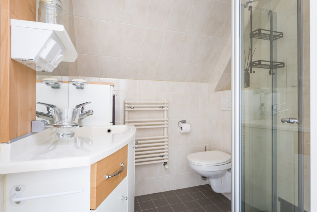 Tussenwoning te koop: Zilverschoon 17, Sneek